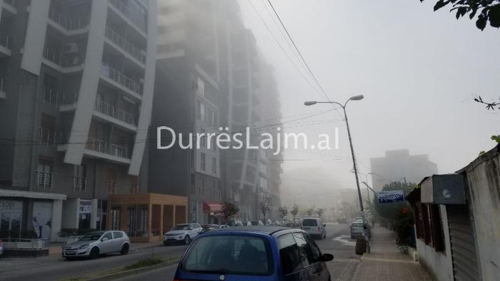 Mjegulla mbulon bregdetin në Currila (FOTO)