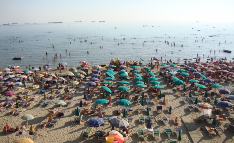 Pushime në gusht? Mësoni temperaturat për gjithë muajin