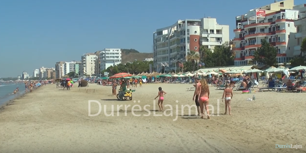 Bie miti i turizmit patriotik në Durrës, rriten italianët, maqedonasit, polakët