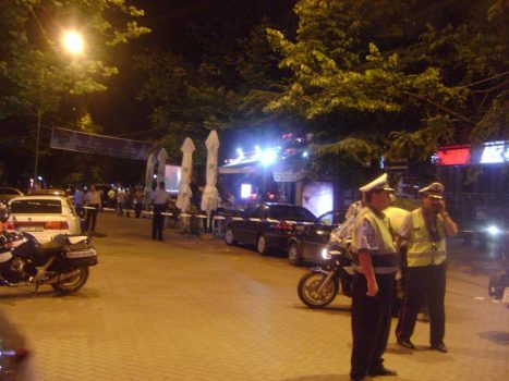 Përfshihet nga flakët një lokal, dyshohet bombola e gazit