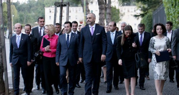 “Rama 2”, si ndryshon qeveria e re, Ruçi drejt kreut të Kuvendit