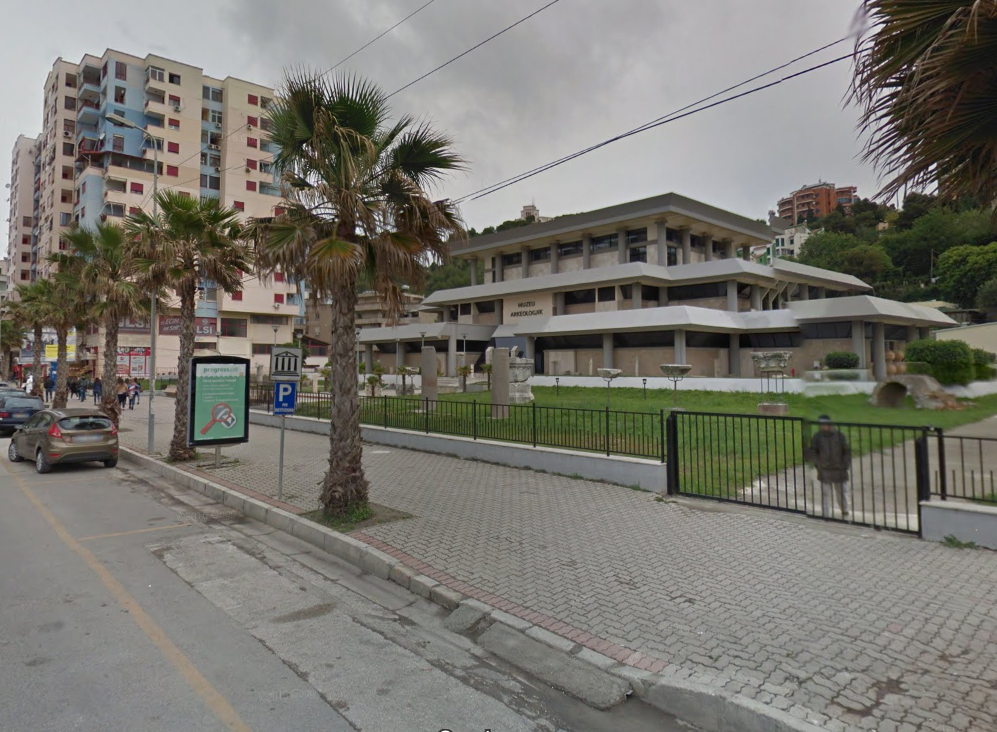 Vodhi makinën në mes të Durrësit, ja ku e gjeti policia