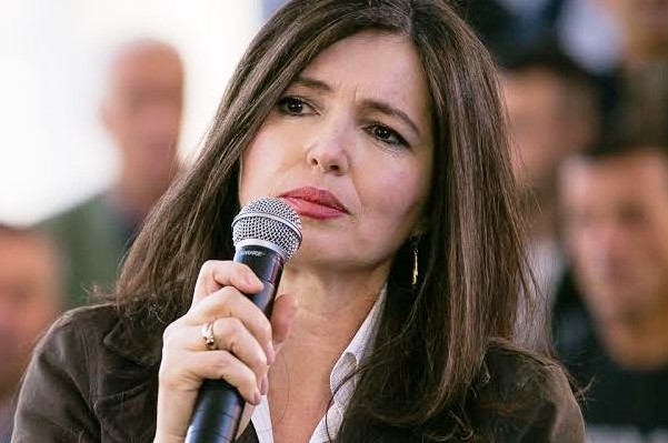 E kallëzuan penalisht 7 drejtorë, reagon Ministrja teknike e Arsimit