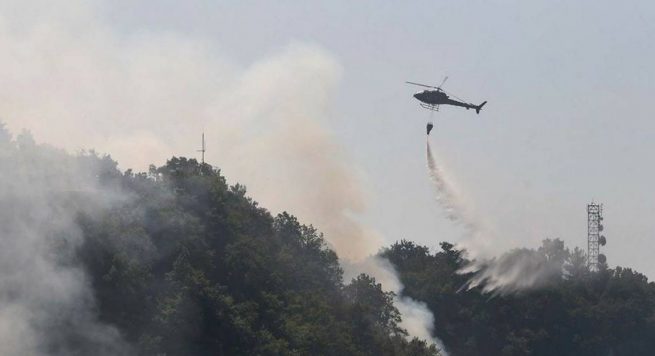 13 vatra zjarri aktive në të gjithë Shqipërinë
