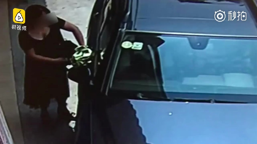 Gjen burrin me të dashurën, ai e përplas për vdekje (VIDEO)