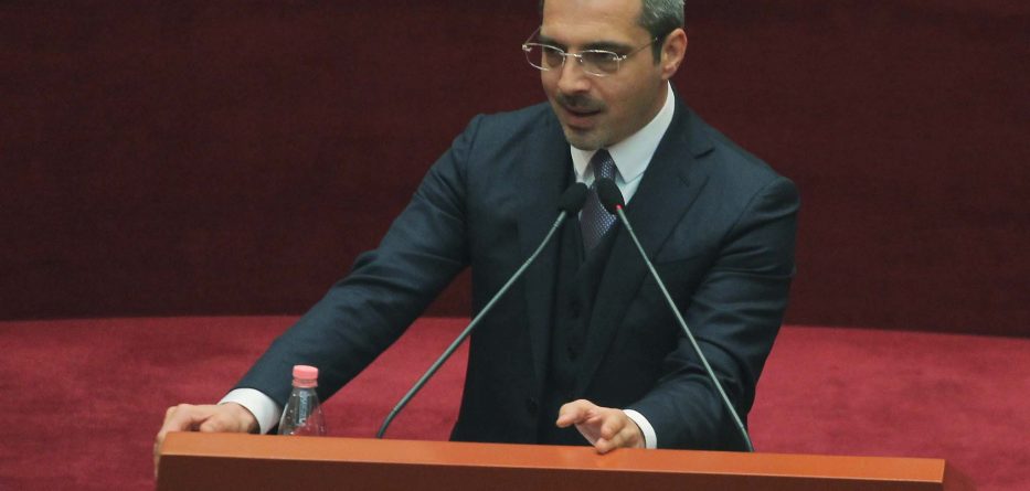 Ku ndodhet ish-ministri i Brendshëm Saimir Tahiri?