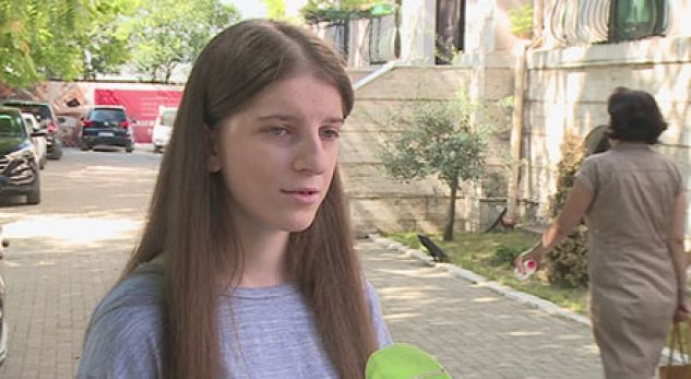 Doli maturantja më e mirë e Maturës Shtetërore, 18-vjeçarja nga Durrësi tregon degën që ka fituar