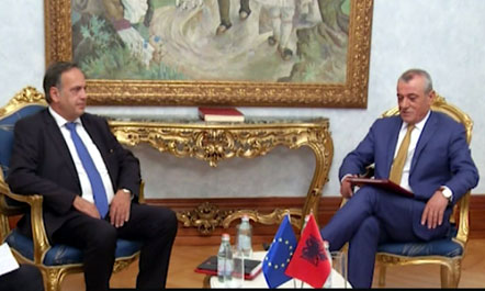 Fleckenstein: Negociatat, vitin tjetër