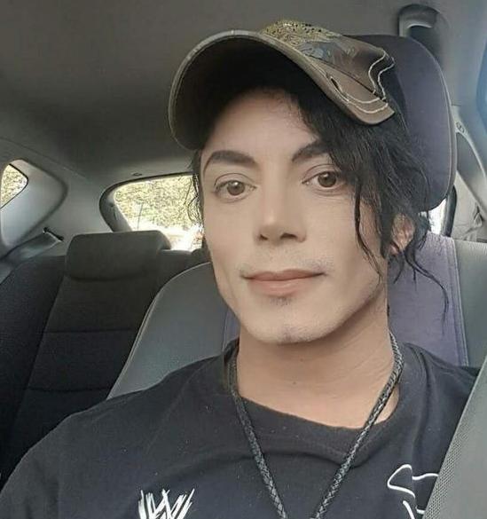 Michael Jackson është gjallë! (FOTO)