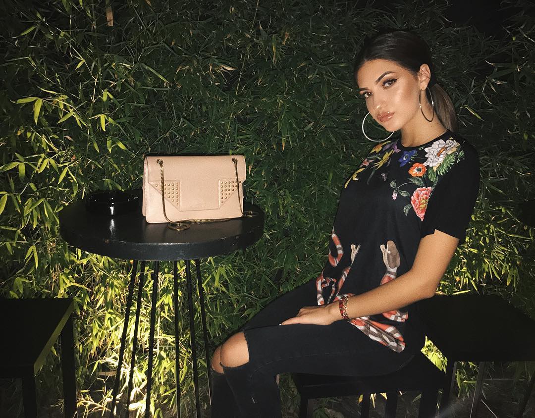 “Gucci”, “Chanel” e “Hermes”! Shifrat e frikshme të çantave të vajzës së Majlinda Bregut