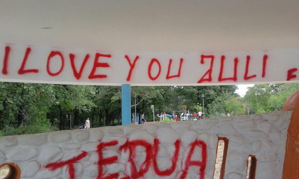 Kryebashkiaku Veliaj – të dashuruarit: Ty mor lal, Juli s’ka për ta var më (FOTO)