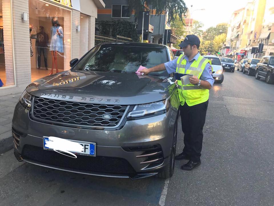 Gjobiten “të fortët” me makina luksoze (FOTO)