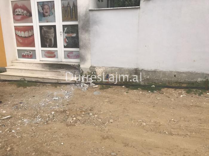 Ja klinika e biznesmenit që iu vendos tritoli në Shijak (VIDEO+FOTO)