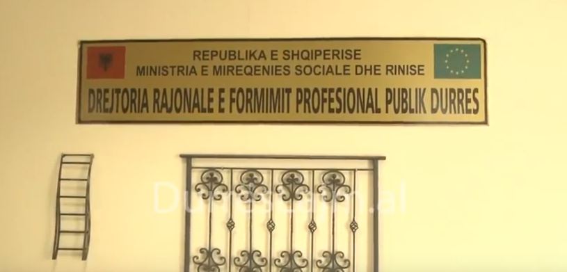 VIDEO/ Të papunët dynden drejt Qendrës së Arsimit Profesional në Durrës