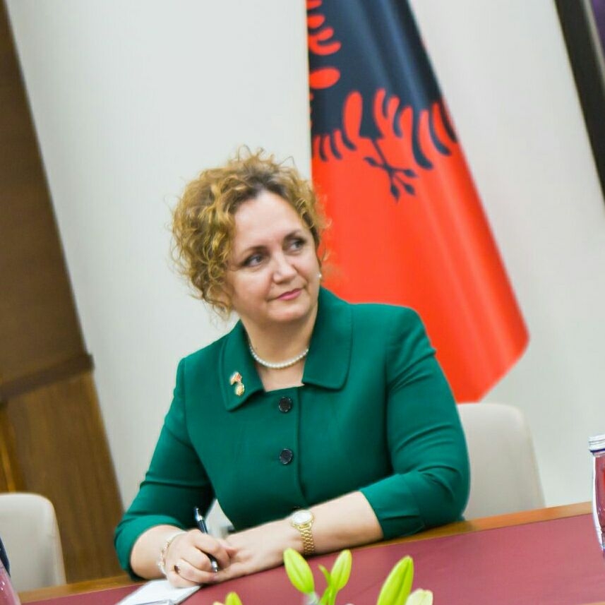 Uragani Maria, ambasadroja shqiptare në SHBA: Nuk kemi kontakt me një shtetas