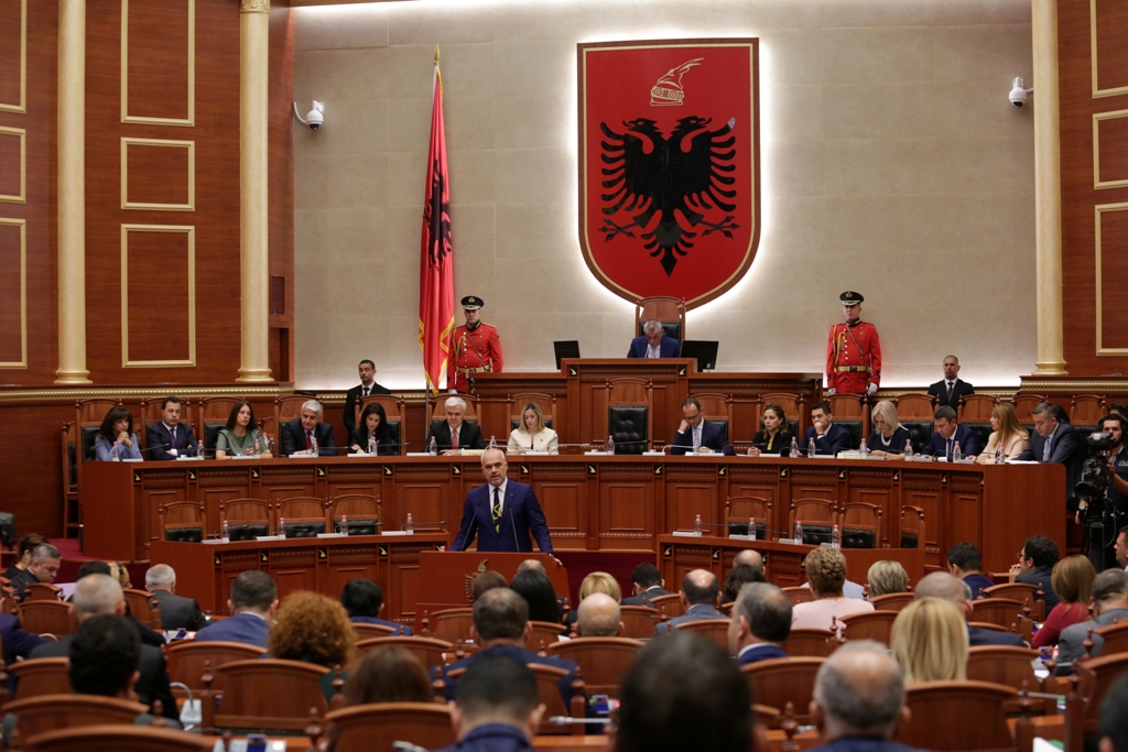 Zgjidhen 2 nënkryetarët e Kuvendit dhe drejtuesit e komisioneve parlamentare