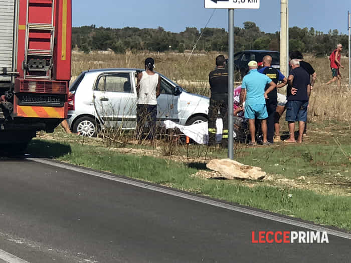 Përplasen makinat, vdes italiani, rëndë shqiptari