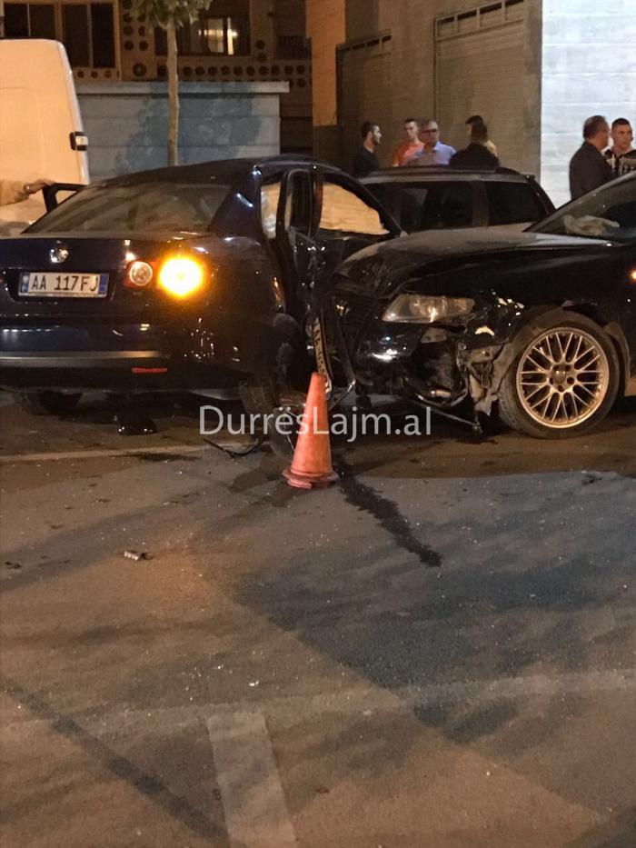 Aksidenti te rruga paralel me Portin/ Pranga njërit prej shoferëve, ishte i dehur