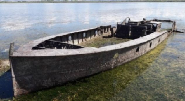 Thatësira nxjerr anijen shekullore në liqenin e Shkodrës