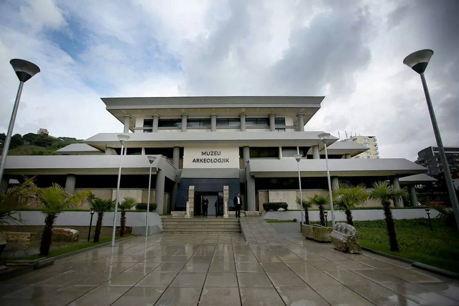 Rama uron nga Muzeu Arkeologjik, durrsakët i ‘sulen’ për Dakon: Na e mori frymën (VIDEO+FOTO)