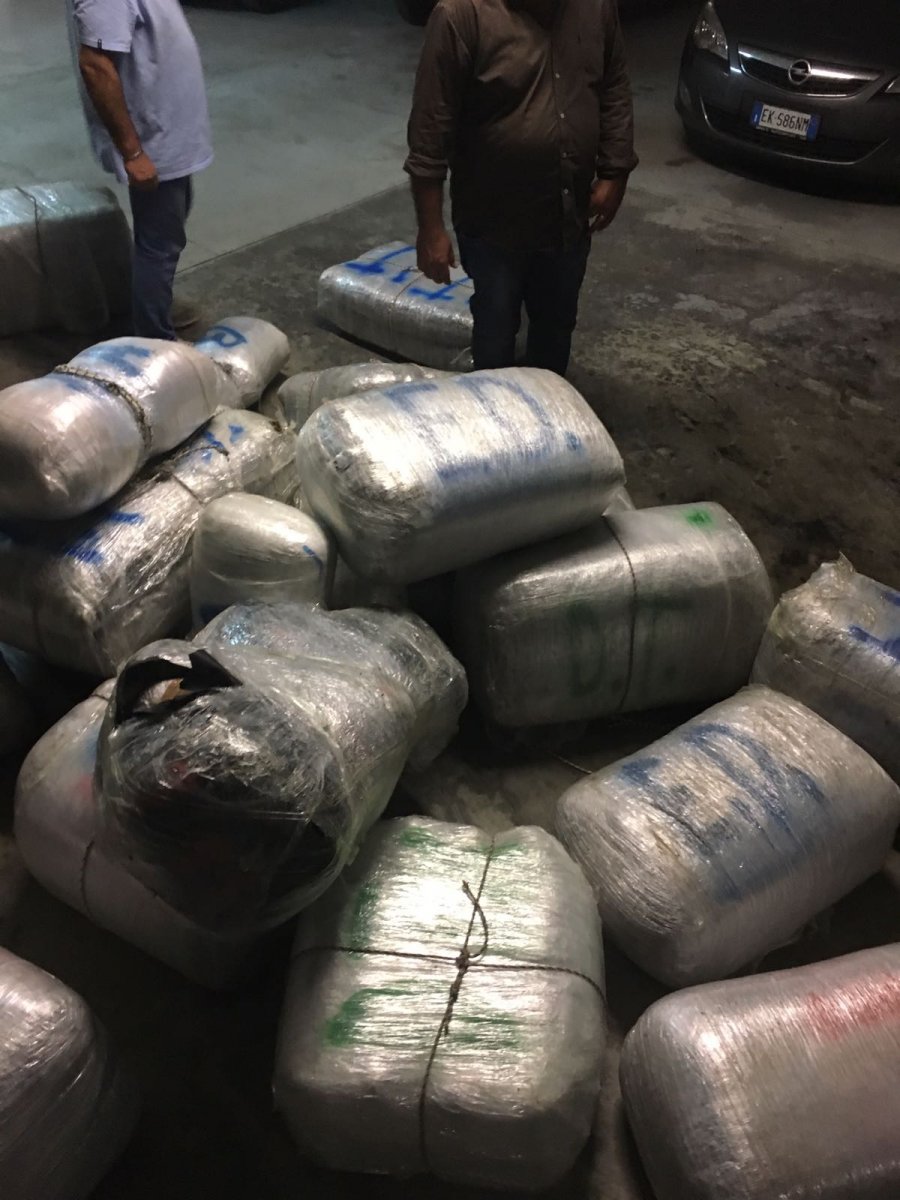 2.3 tonë drogë nga Shqipëria në Itali, shqiptari kyç gojën para gjykatës (FOTO)