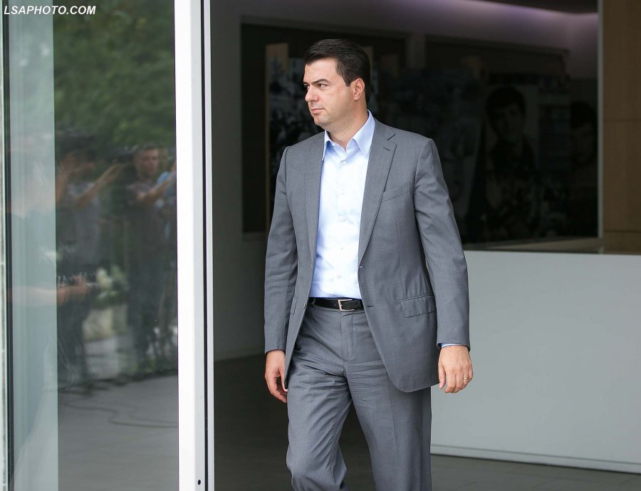 Basha, kritikëve: Sulmet ndaj njeri-tjetrit i shërbejnë vetëm Ramës