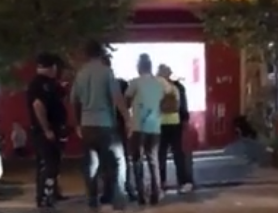 Sherr në sy të policëve, do nxjerr armën dhe ta fus plumbin në gojë o by** q**…”