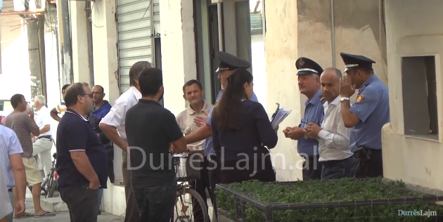 Kërcënimi i vëllezërve Bejko, edhe sot Policia e Përmbarimi u tërhoqën mbrapsh (VIDEO)