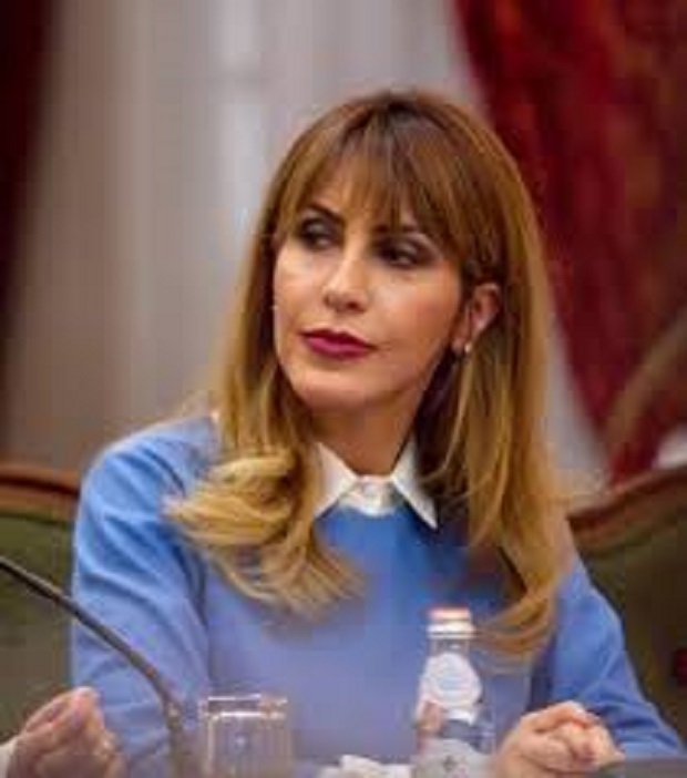 Majlinda Bregu i drejtohet Bashës: Na nxorre bojën