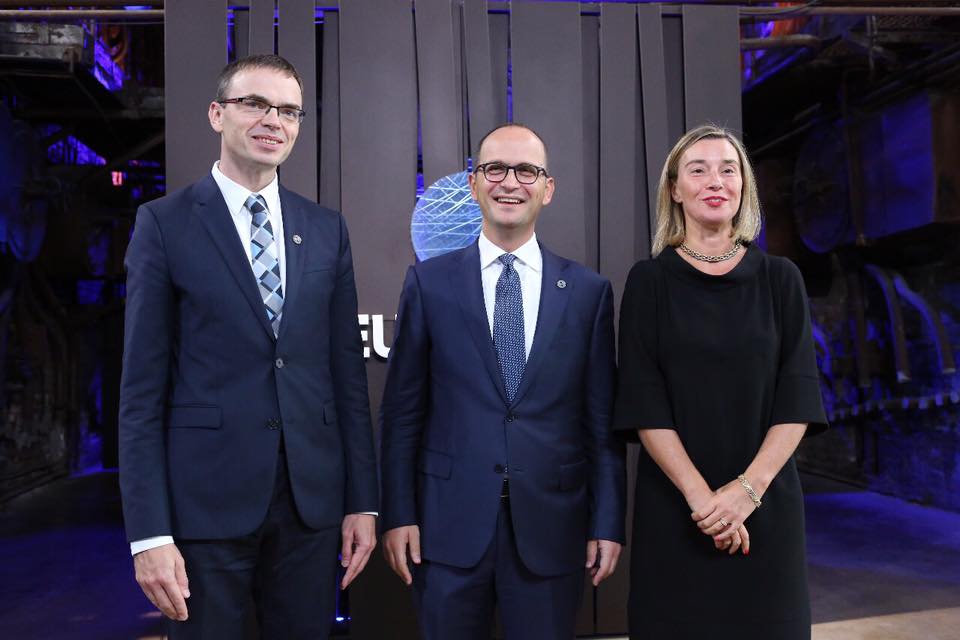 Ministri i Jashtëm Ditmir Bushati, takim informal me ministrat e BE (FOTO)