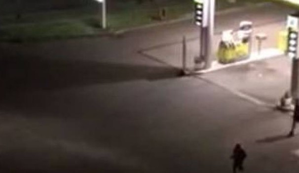 I riu shqiptar rrihet barbarisht në mes të rrugës (VIDEO)