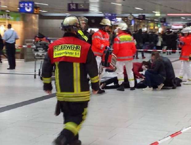 36-vjeçari kosovar dërgohet në psikiatri, plagosi 8 persona me sëpatë