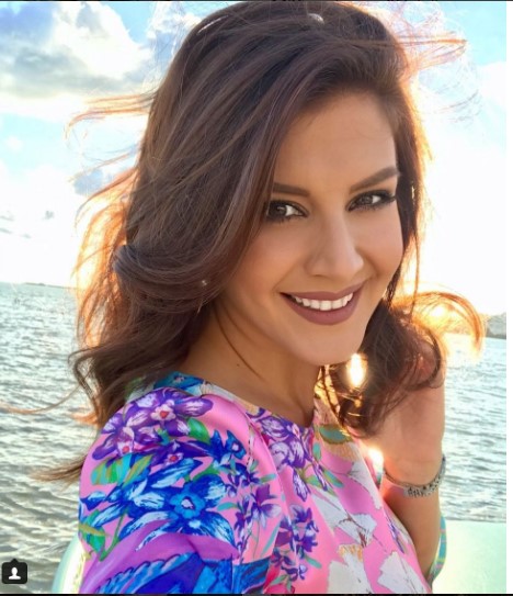 Moderatorja durrsake rikthehet në vendlindje (FOTO)