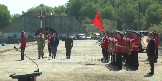 “Batare e luftë” në Kepin e Palit. Ja stërvitja me ushtarakët anglezë (VIDEO)