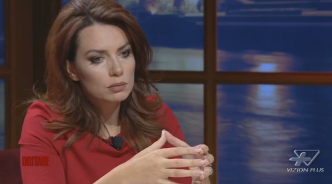 Grida Duma rrëfehet për rëndësinë që i kushton veshjes