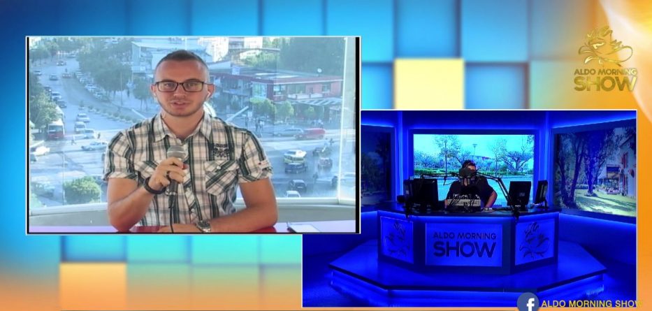 Çifti bën dashuri në mes të rrugës, kalimtarët shohin çdo veprim