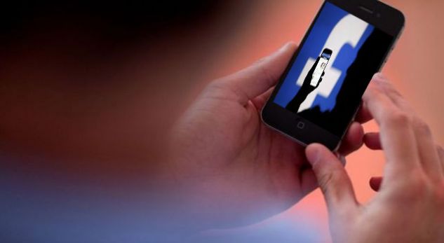 Adoleshentja shantazhohej nga i dashuri me publikimin e fotove intime