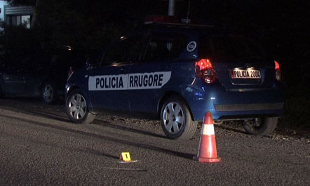 Përplaset kamioni me autobusin në qendër të Durrësit, lëndohen dy pasagjere