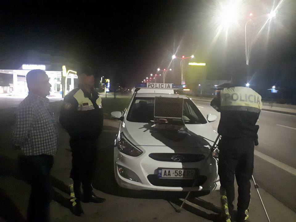 Me 202 km në orë dhe të dehur në autostradën Durrës-Tiranë, apeli i policisë (FOTO)