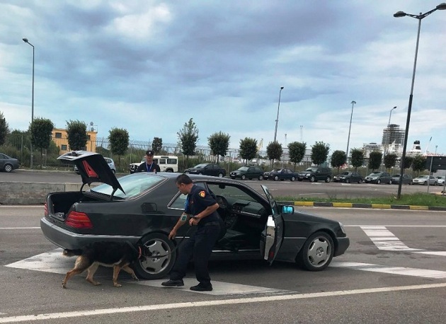 Forcat e Sigurisë kontrolle të imëta në Portin e Durrësit (FOTO)