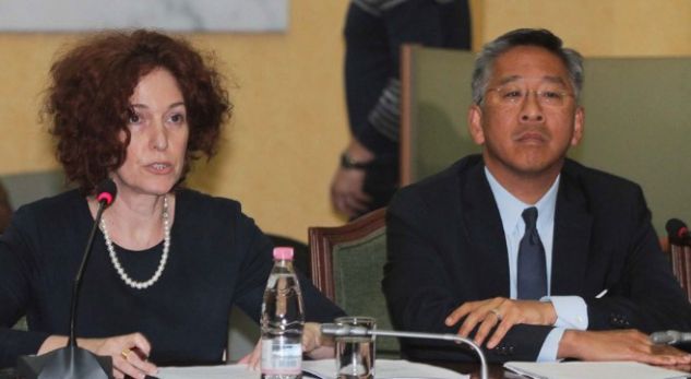 Dy ditë para seancës parlamentare, ambasadorët zhvillojnë takime në kryeministri