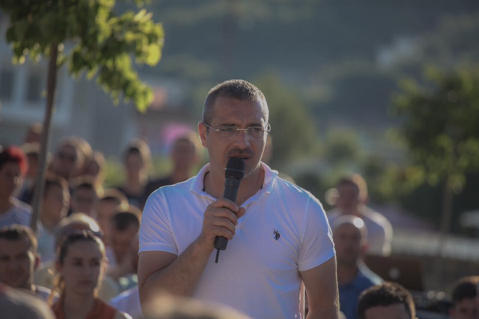 A ka krisje në PS? Pse mungoi Tahiri në mbledhjen e grupit parlamentar ?