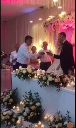 Urimi i ndjerë i Lefter Kokës për martesën e djalit të mikut të tij të zemrës (VIDEO)