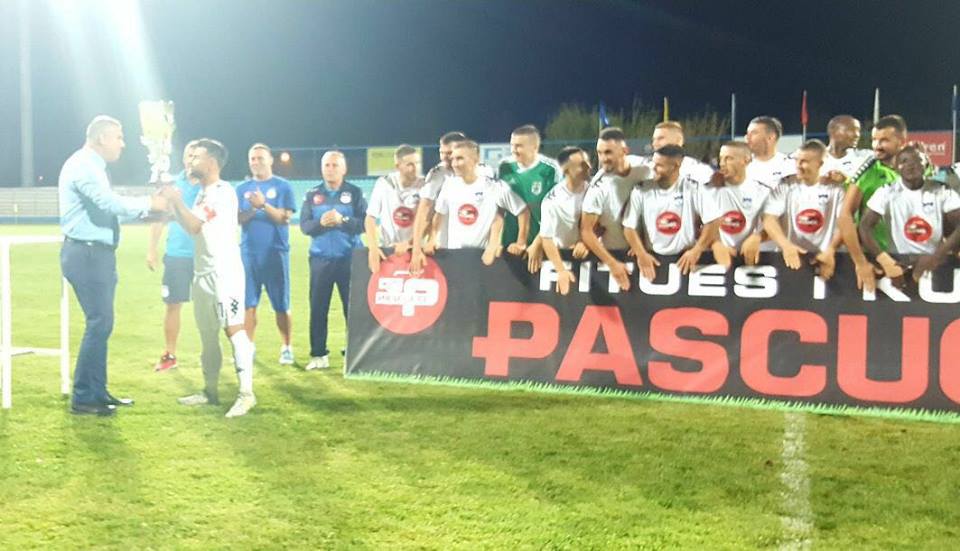 Trofeu Pascucci, Teuta bind dhe fiton