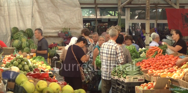 Ulen në maksimum çmimet e perimeve në tregun e Durrësit, prodhimet që mbajnë kampion (VIDEO)