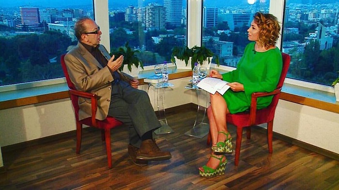 Kadare: Ja letra që shkruajta me dorën time për Enverin