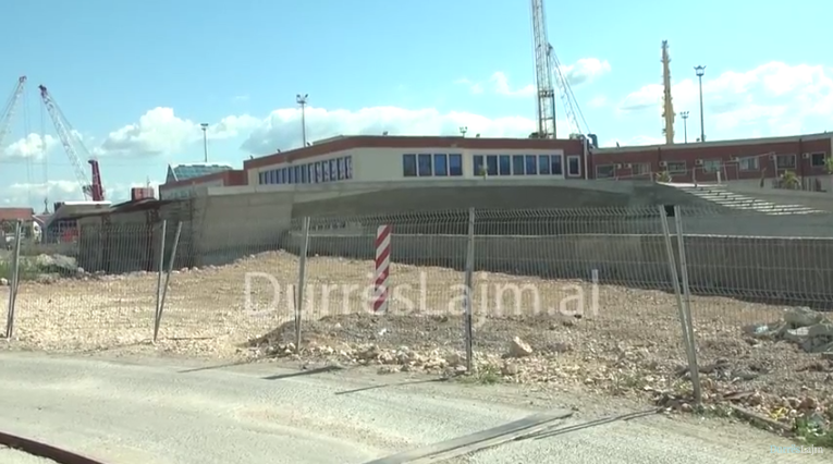 Qytetarët durrsakë: Jepini zgjidhje urbanistike sheshit Veliera! (VIDEO)