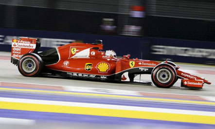 Vettel, rekord dhe “pole” në Singapor; zhgënjen Mercedes
