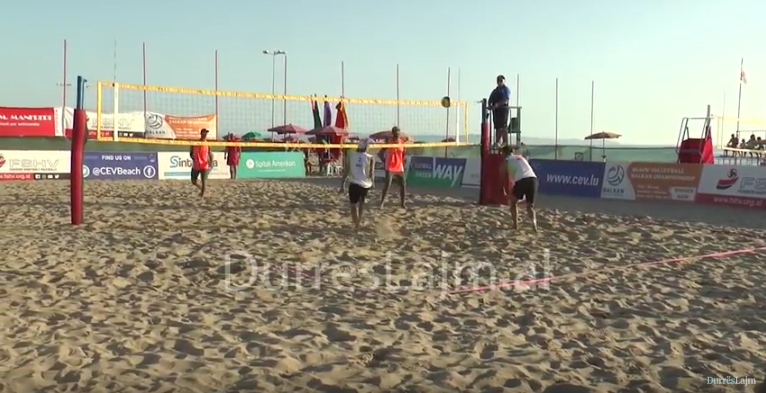 Durrës, zhvillohet kampionati ballkanik i beach volleyball (VIDEO)
