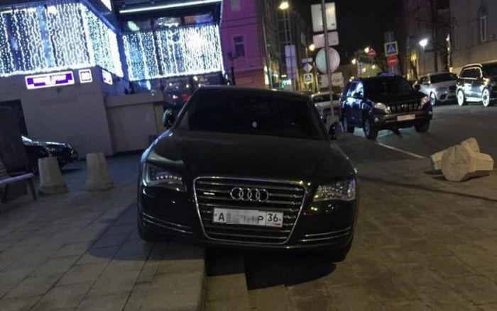 Kjo ndodh kur merr me mik patentën! (FOTO)